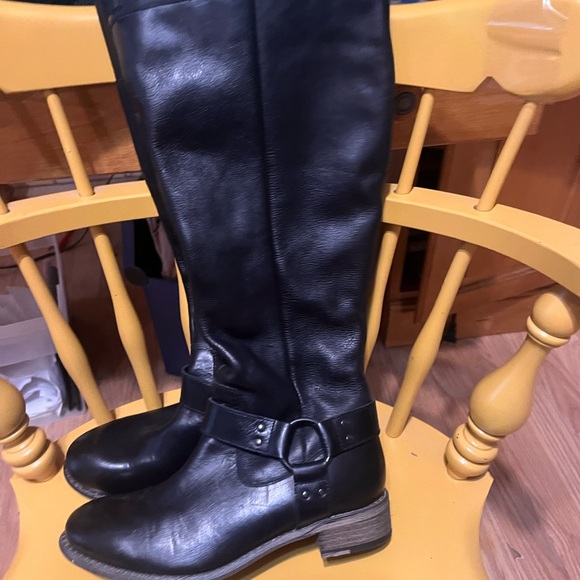 Black Leather Knee-High Boots - Picture 5 of 8